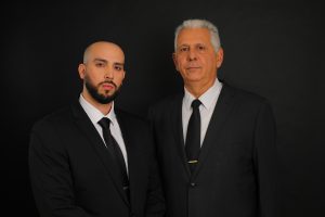 עורך דין ירון אילון (מימין) ועורך דין עמרי אושינסקי (משאמל)